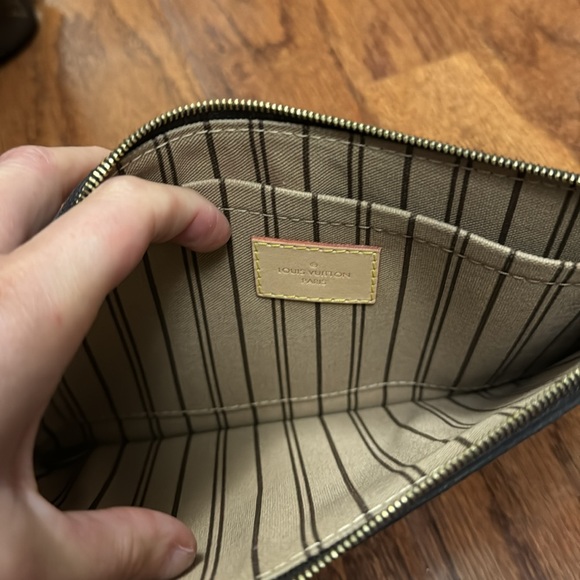 Excellent Neverfull bag with matching pouchette and wallet! - Picture 10 of 14